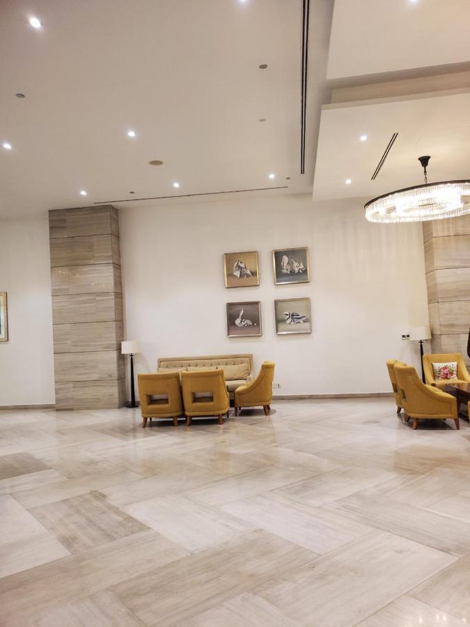 Serenity Suite - One Constitution Ave อิสลามาบัด ภายนอก รูปภาพ